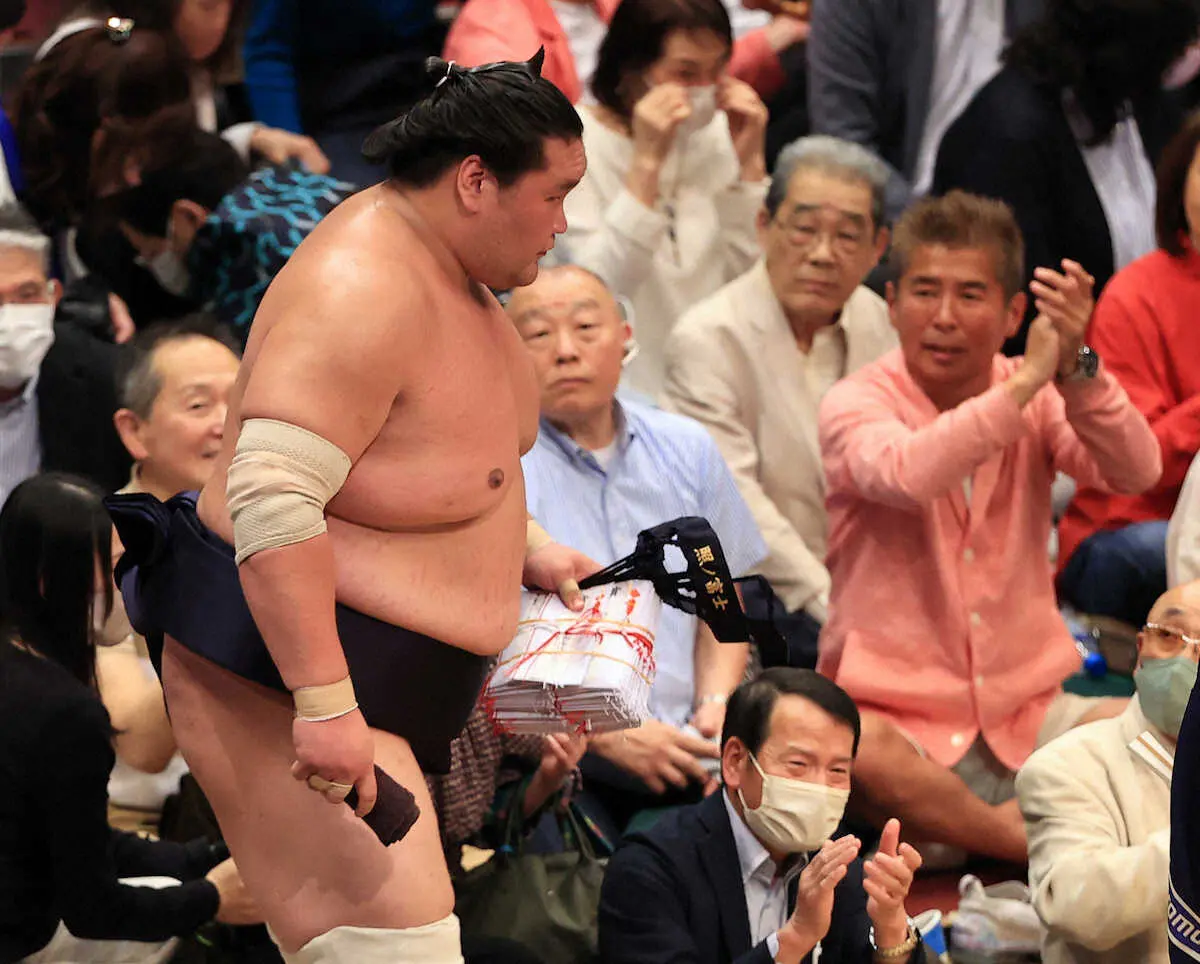 テレビ画面に映り込んだ人も！相撲観戦が趣味の芸能人まとめ